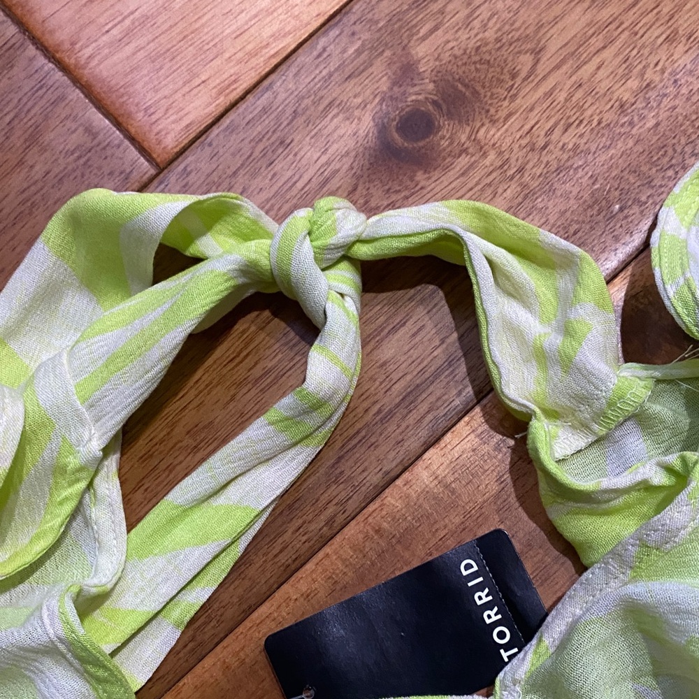Torrid Lime Leaf Print Blouse - Picture 2 of 6